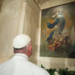 Pope Francis prays before the Blessed Mother.